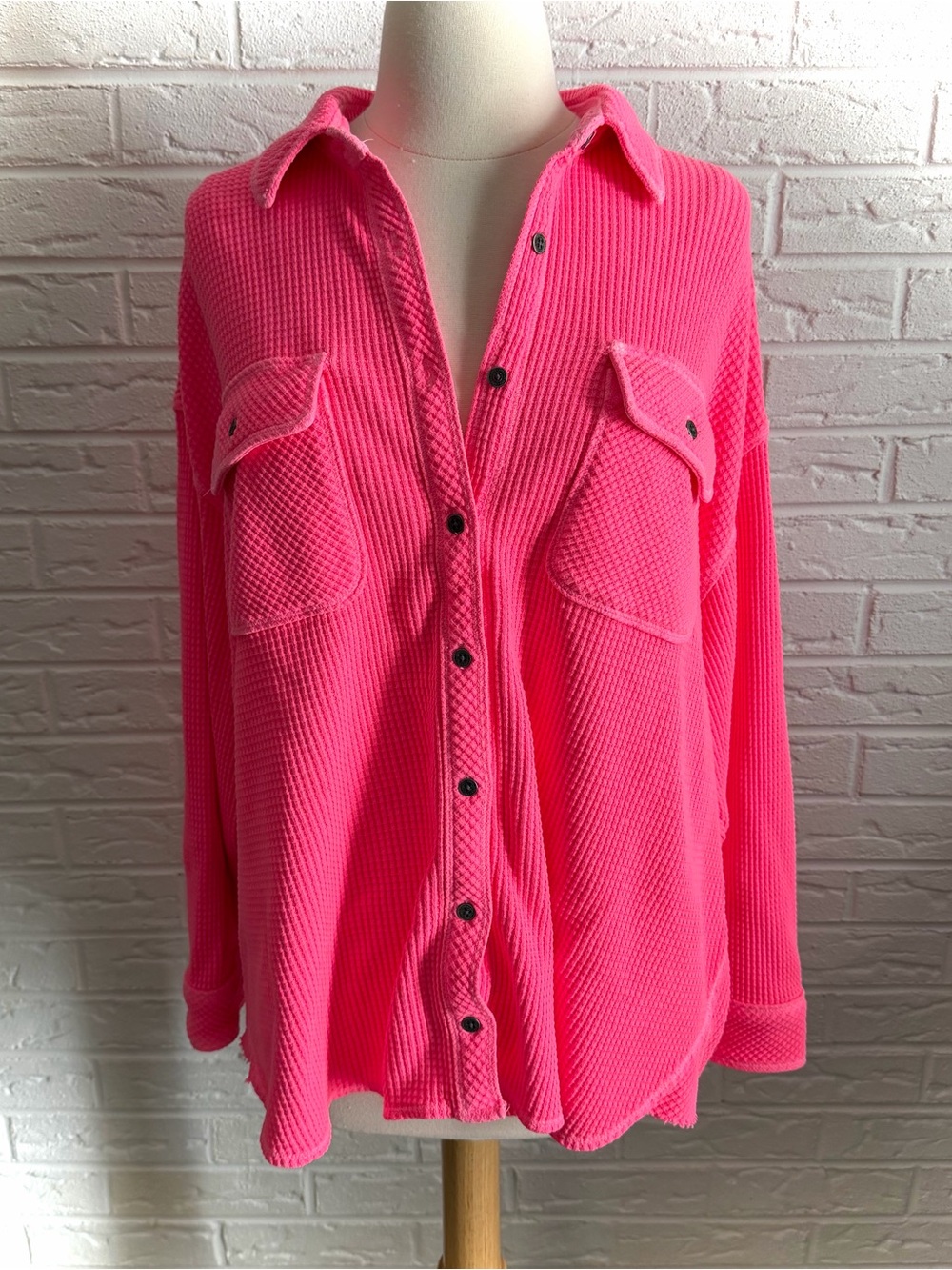 NWOT Aerie Lumberjane Waffle Button Shirt Bright Neon Pink Size Small